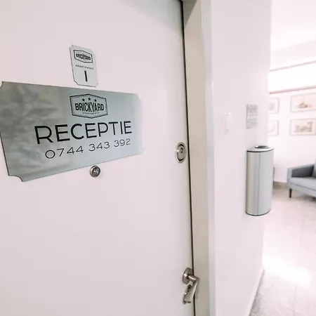 Brickyard Ξενοδοχείο με διαμερίσματα 3*