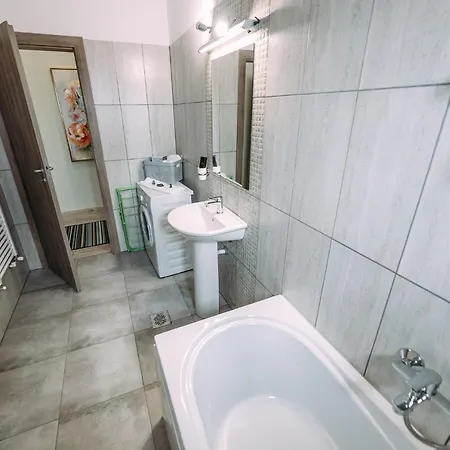 Ξενοδοχείο με διαμερίσματα Brickyard 3*