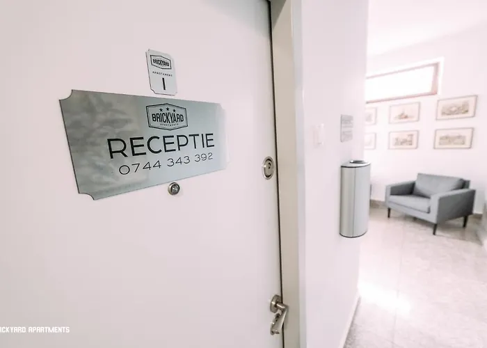 Brickyard Apartahotel 3*